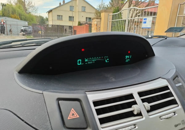 Toyota Yaris cena 7200 przebieg: 263217, rok produkcji 2006 z Wołomin małe 16